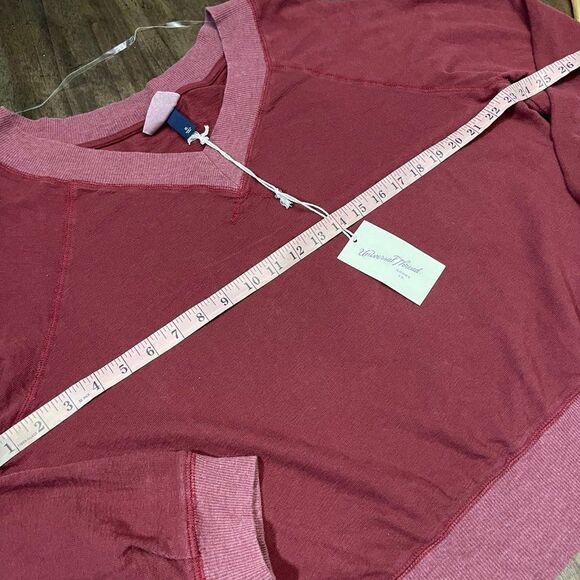 Universal Thread Lightweight LongSleeve Top - Picture 6 of 7